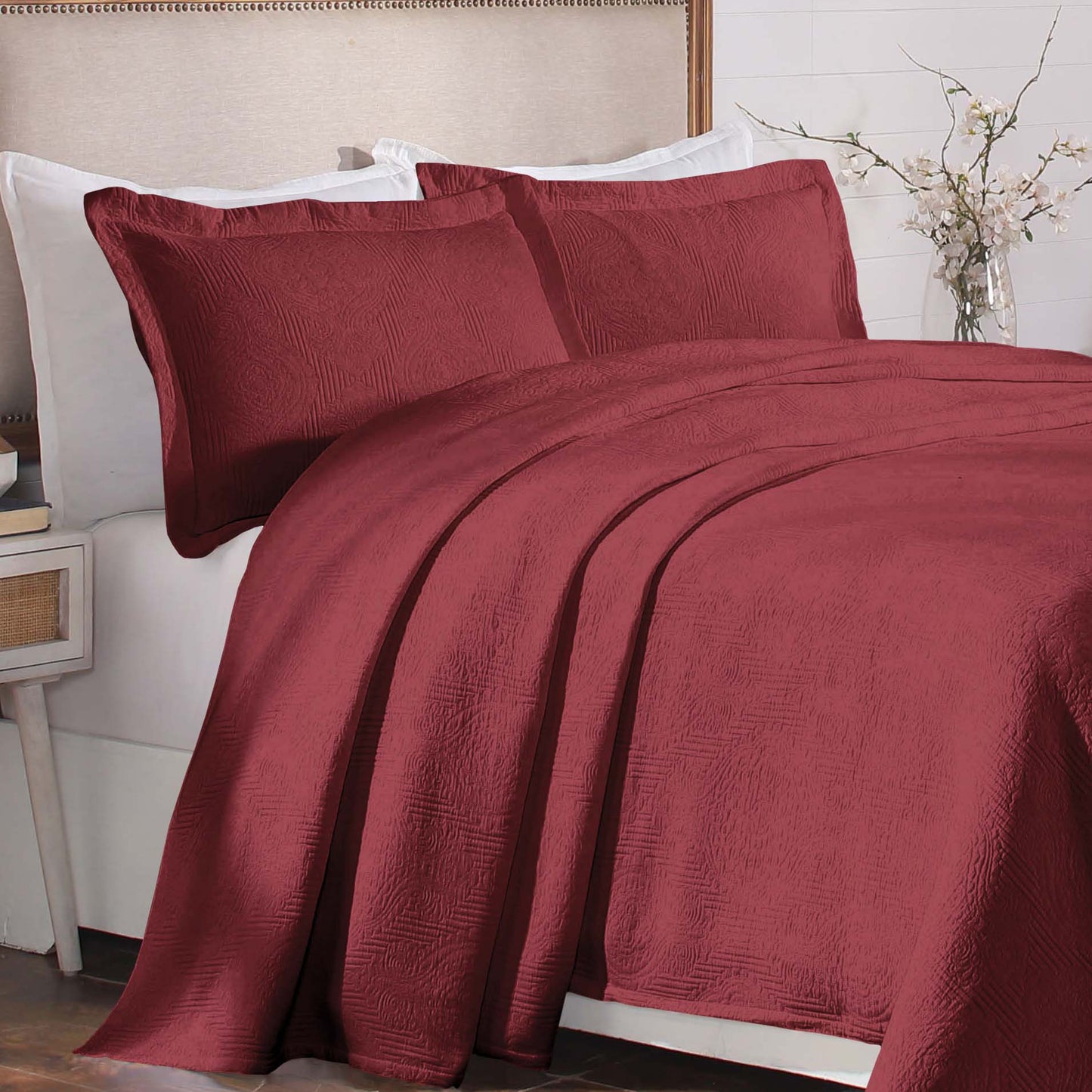 Victory Cotton Matelasse Weave Jacquard Scroll Medallion Bedspread Set - Garnet