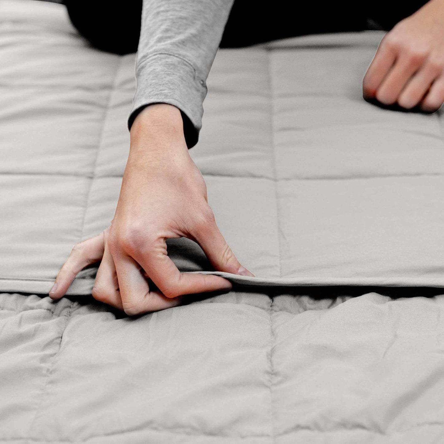 Weighted Quilted Cotton Throw Blanket - Silver