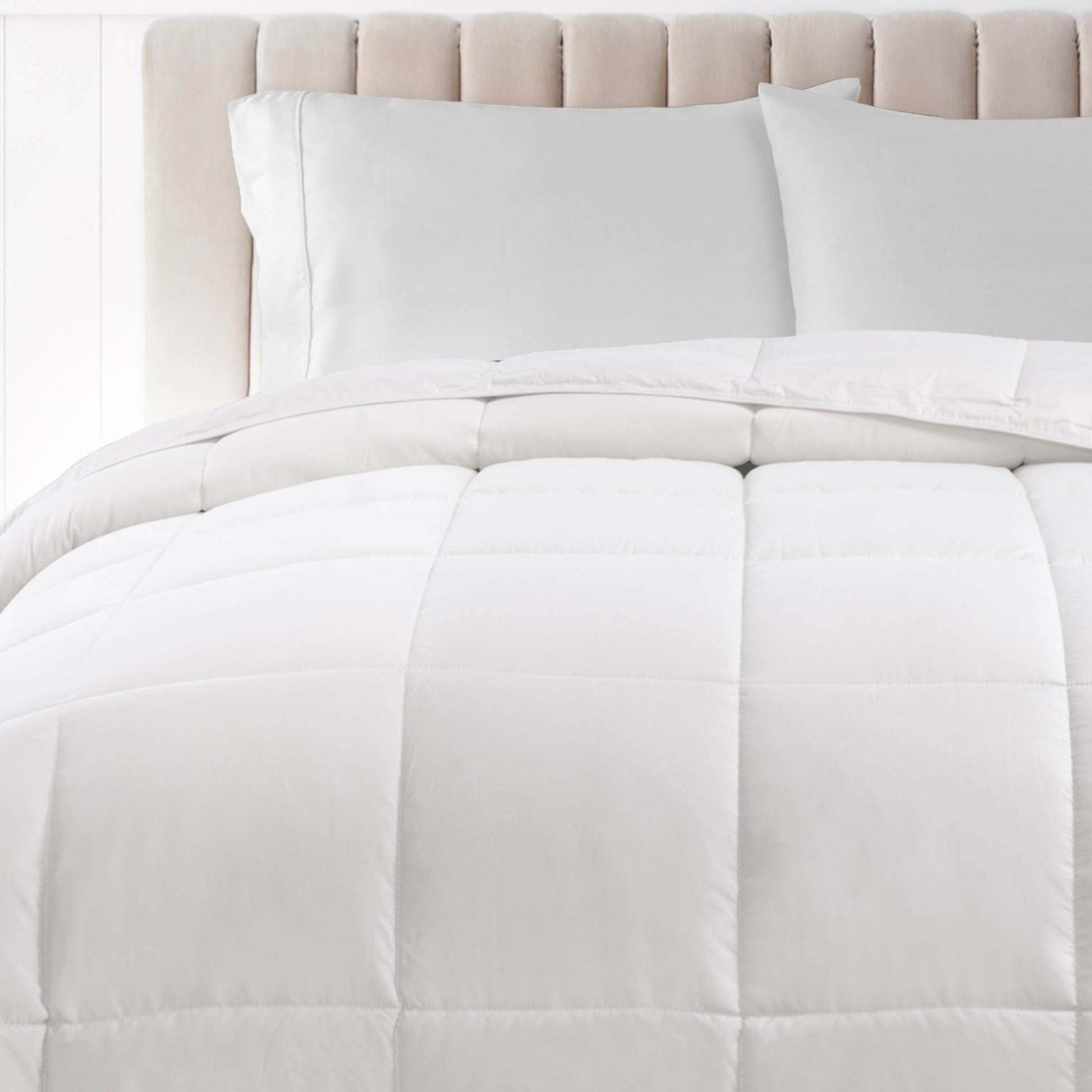 Classic All-Season Reversible Down Alternative Comforter - White