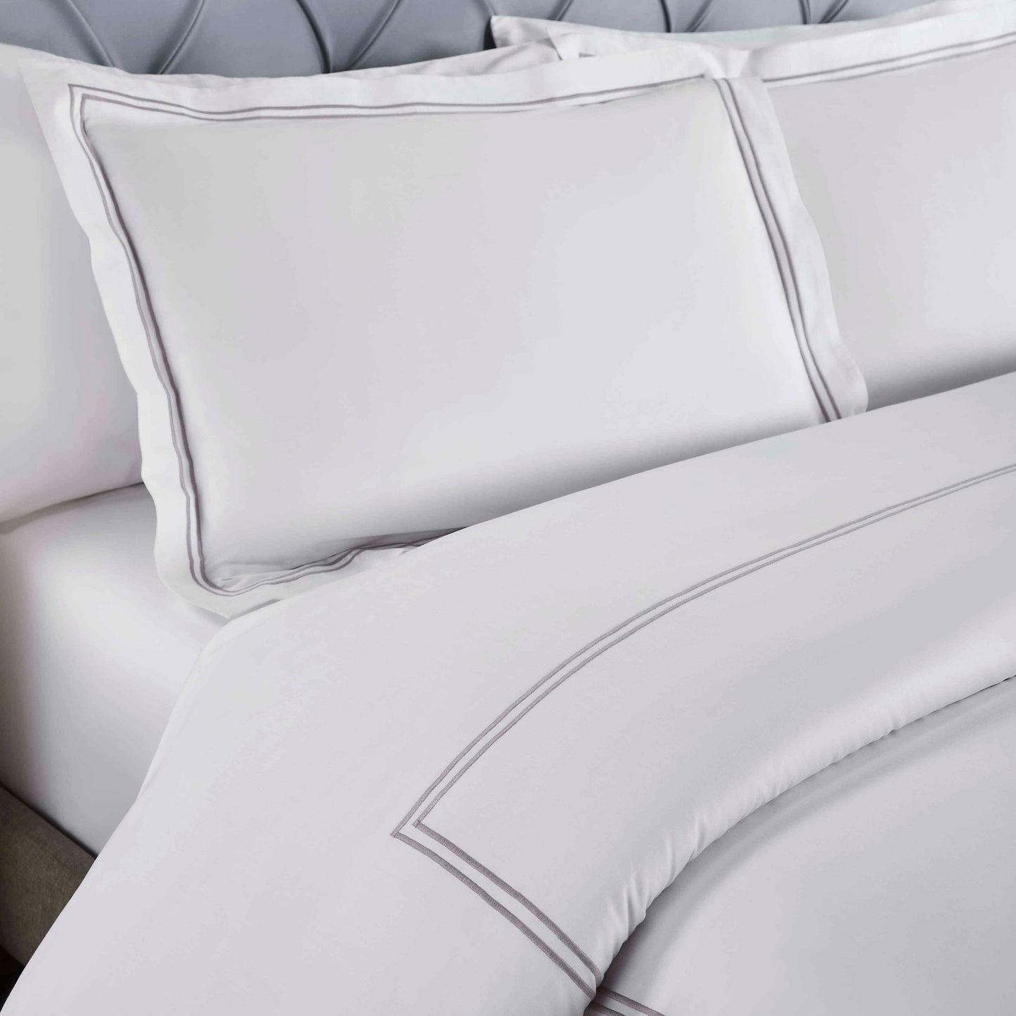 Fieldstone Cotton Two-Line Embroidered 3 Piece Duvet Cover Set - White