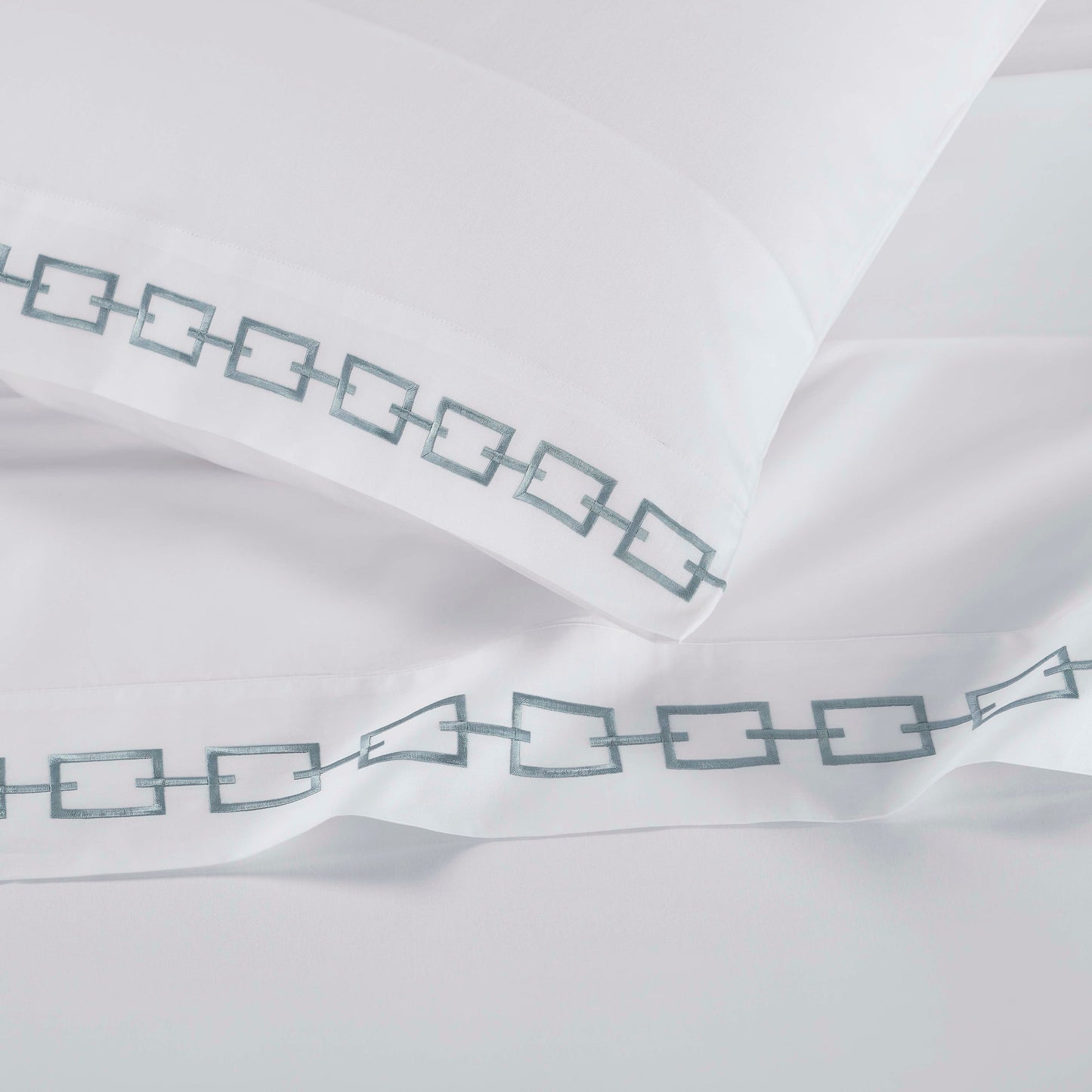 Chain Links Cotton Embroidered Deep Pocket Bed Sheet Set - White