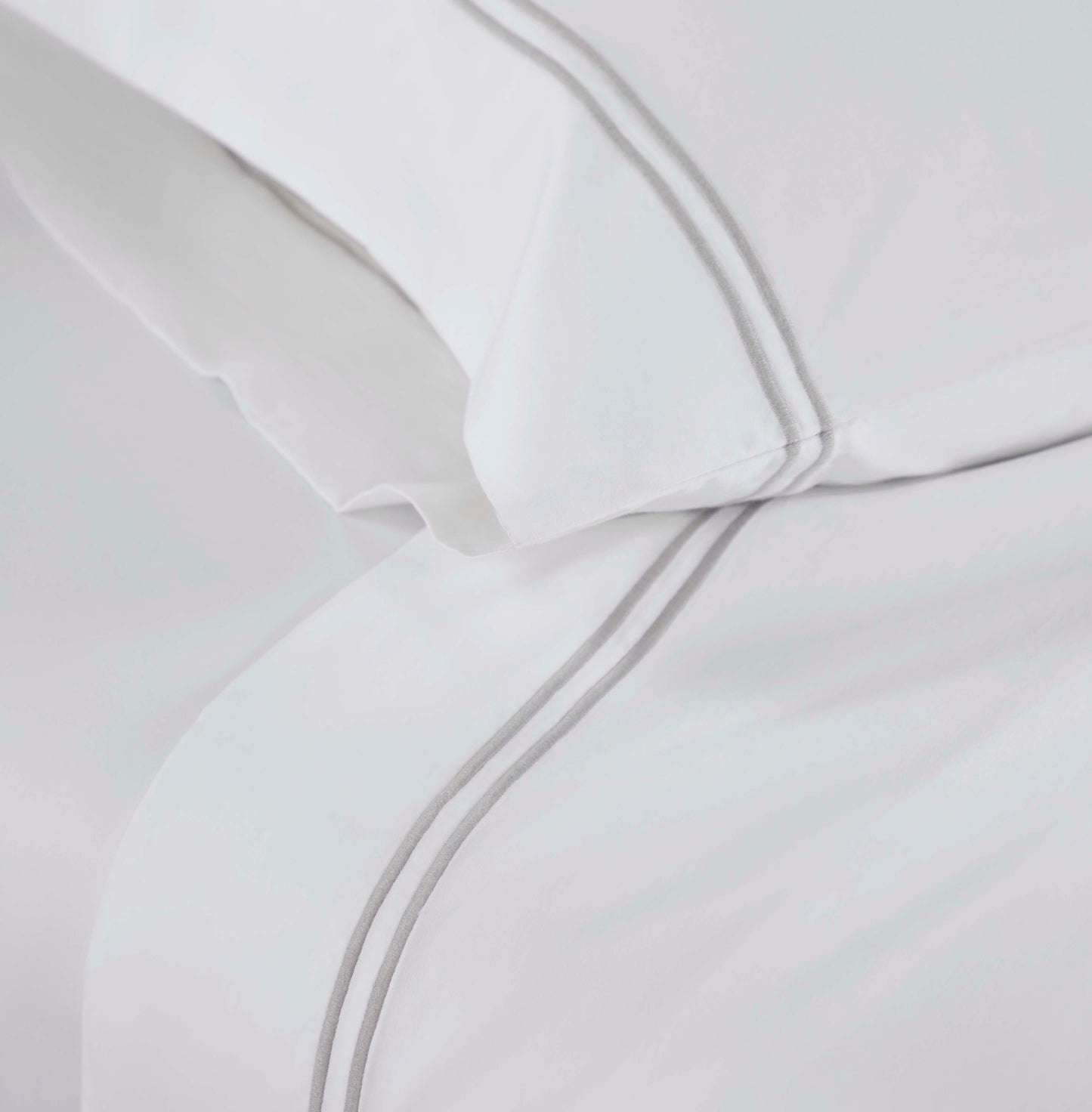 Fieldstone Cotton Two-Line Embroidered Deep Pocket Bed Sheet Set - White