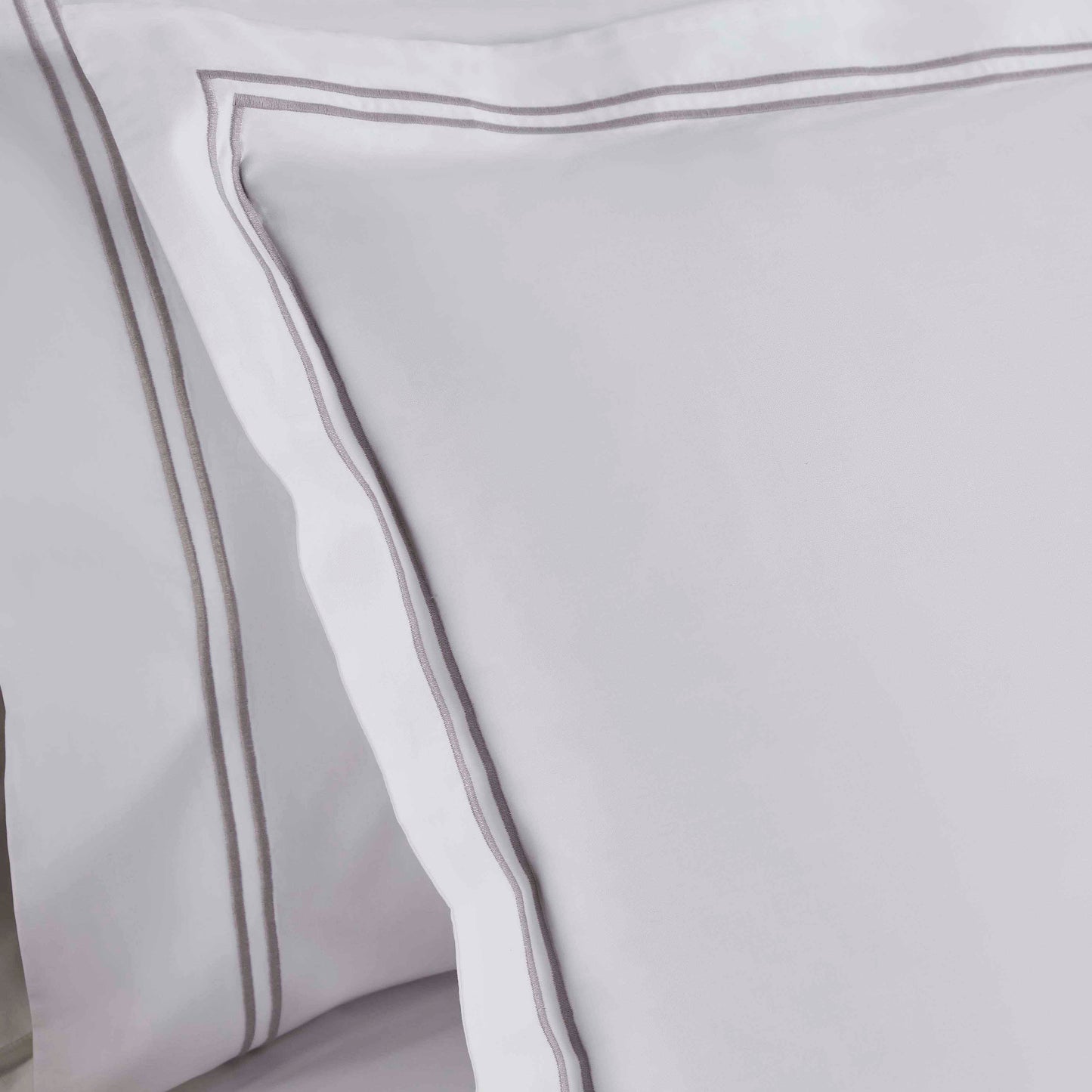 Fieldstone Cotton Two-Line Embroidered 3 Piece Duvet Cover Set - White