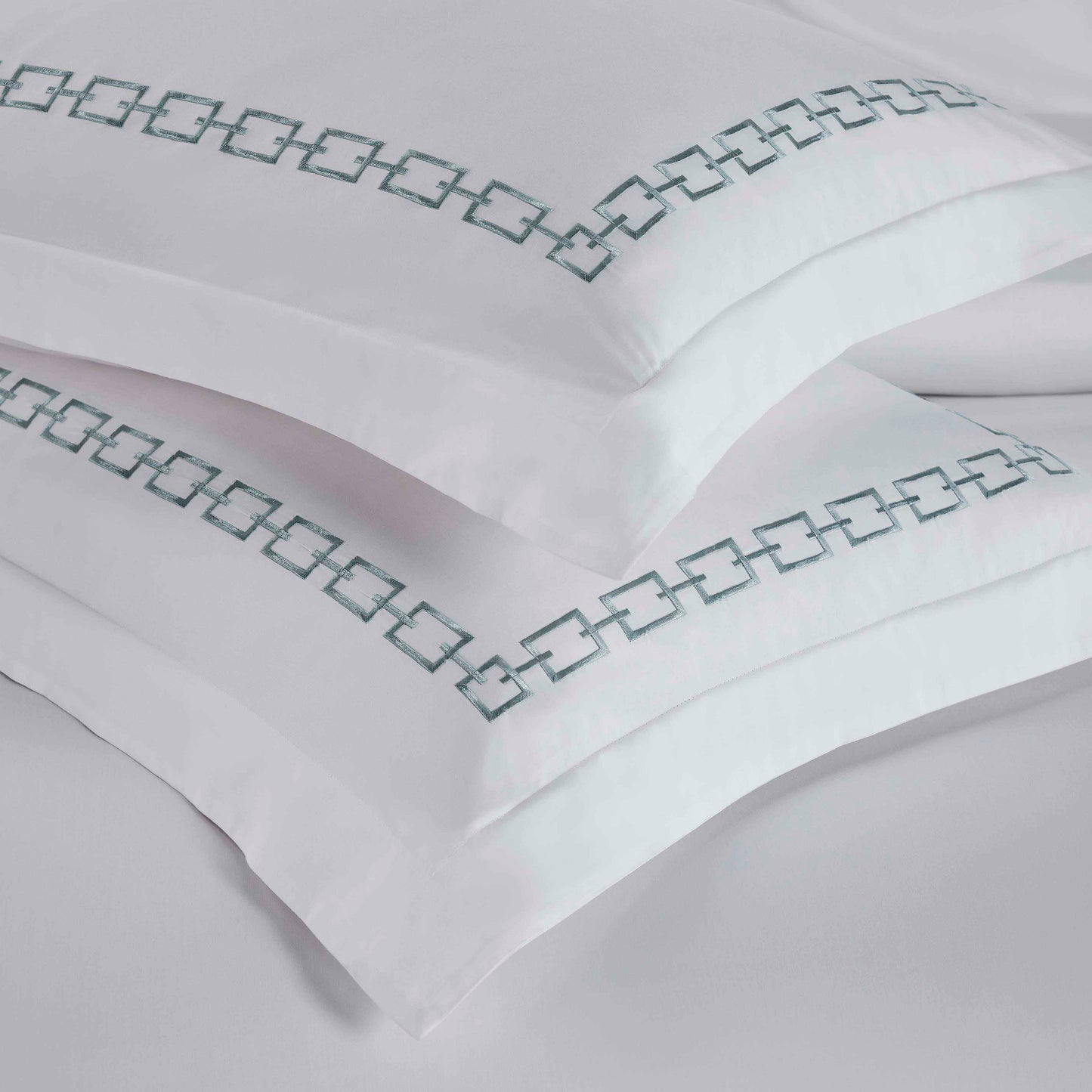 Chain Links Cotton Embroidered 3 Piece Duvet Cover Set - White