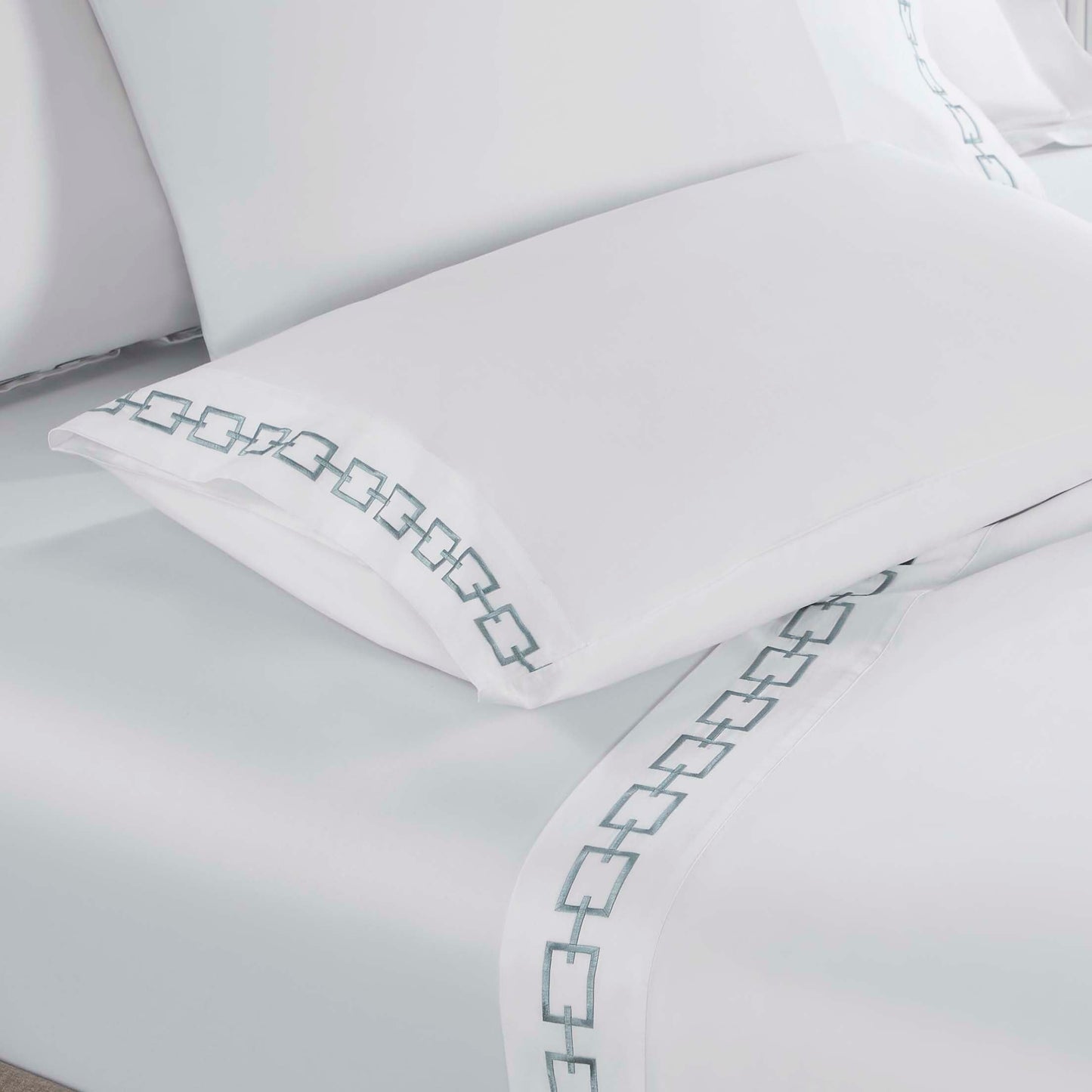 Chain Links Cotton Embroidered Deep Pocket Bed Sheet Set - White