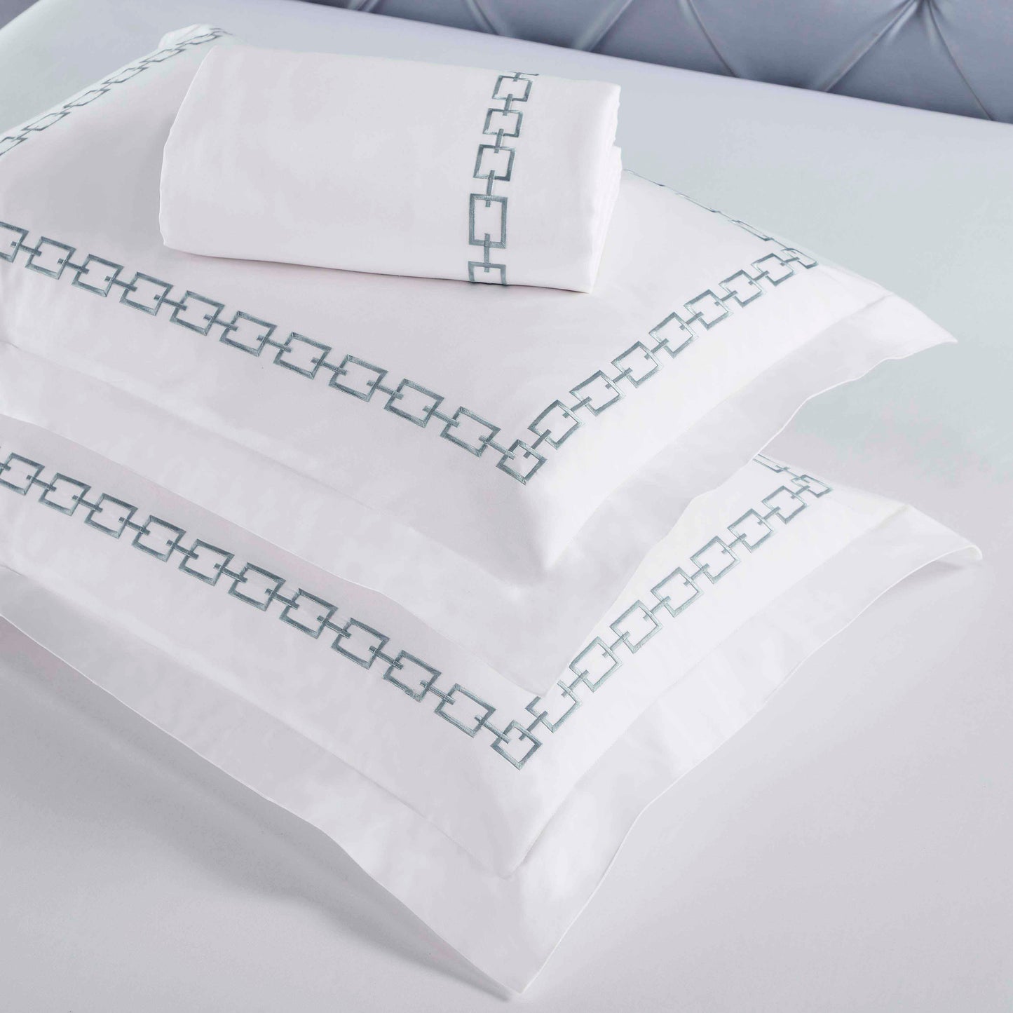 Chain Links Cotton Embroidered 3 Piece Duvet Cover Set - White