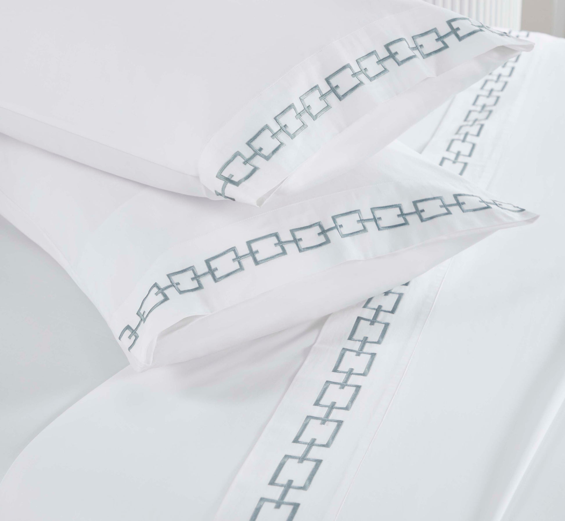 Chain Links Cotton Embroidered Deep Pocket Bed Sheet Set - White