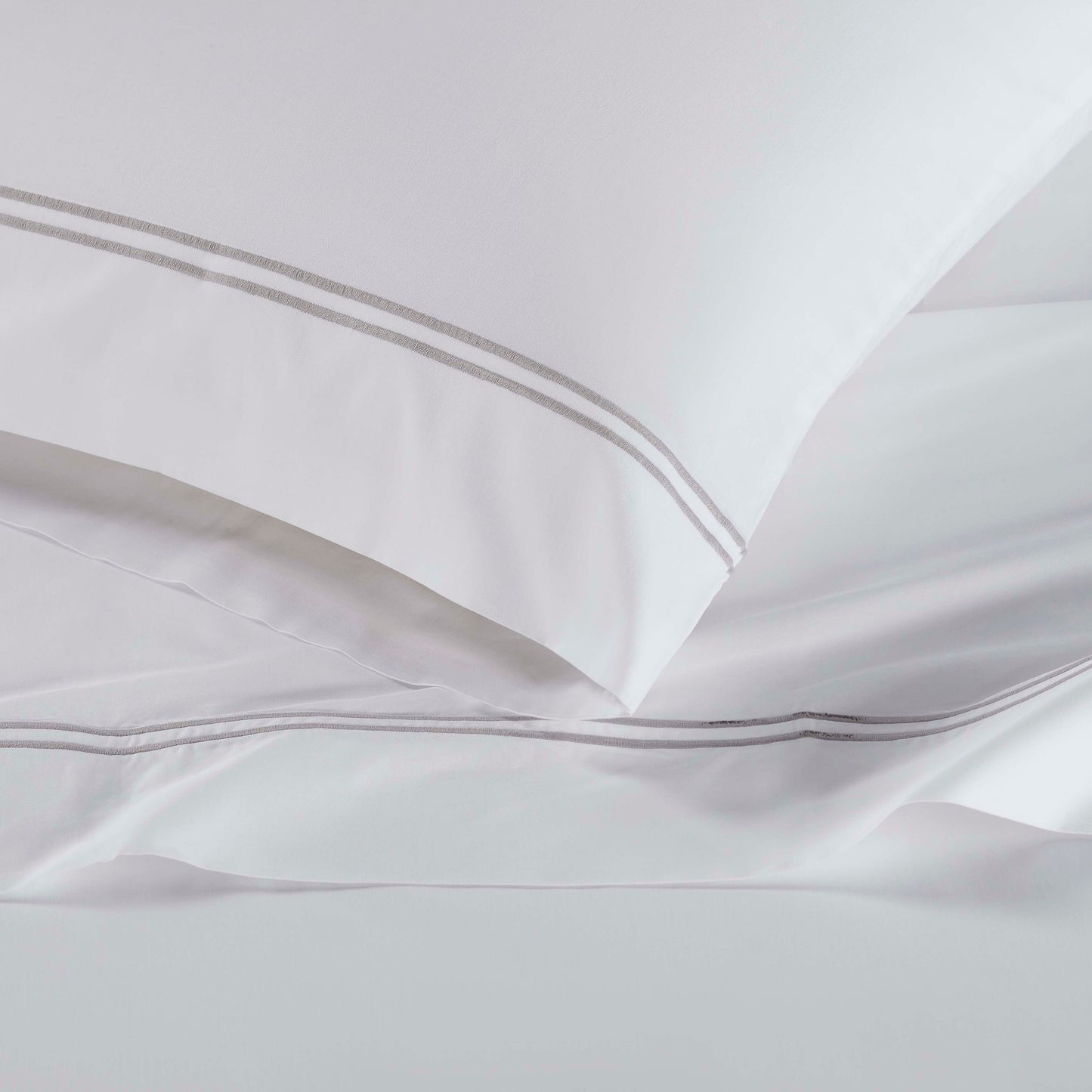 Fieldstone Cotton Two-Line Embroidered Deep Pocket Bed Sheet Set - White