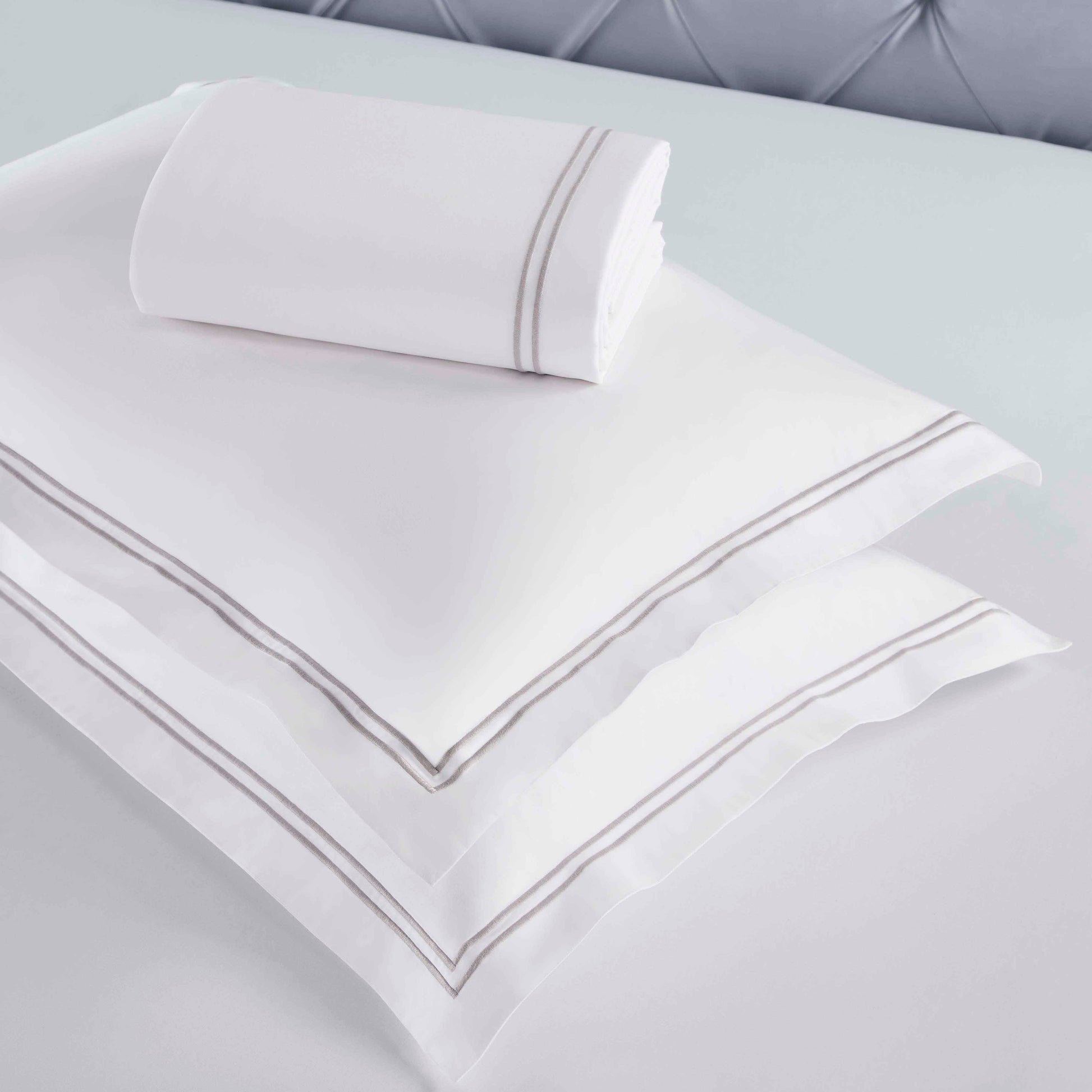 Fieldstone Cotton Two-Line Embroidered 3 Piece Duvet Cover Set - White