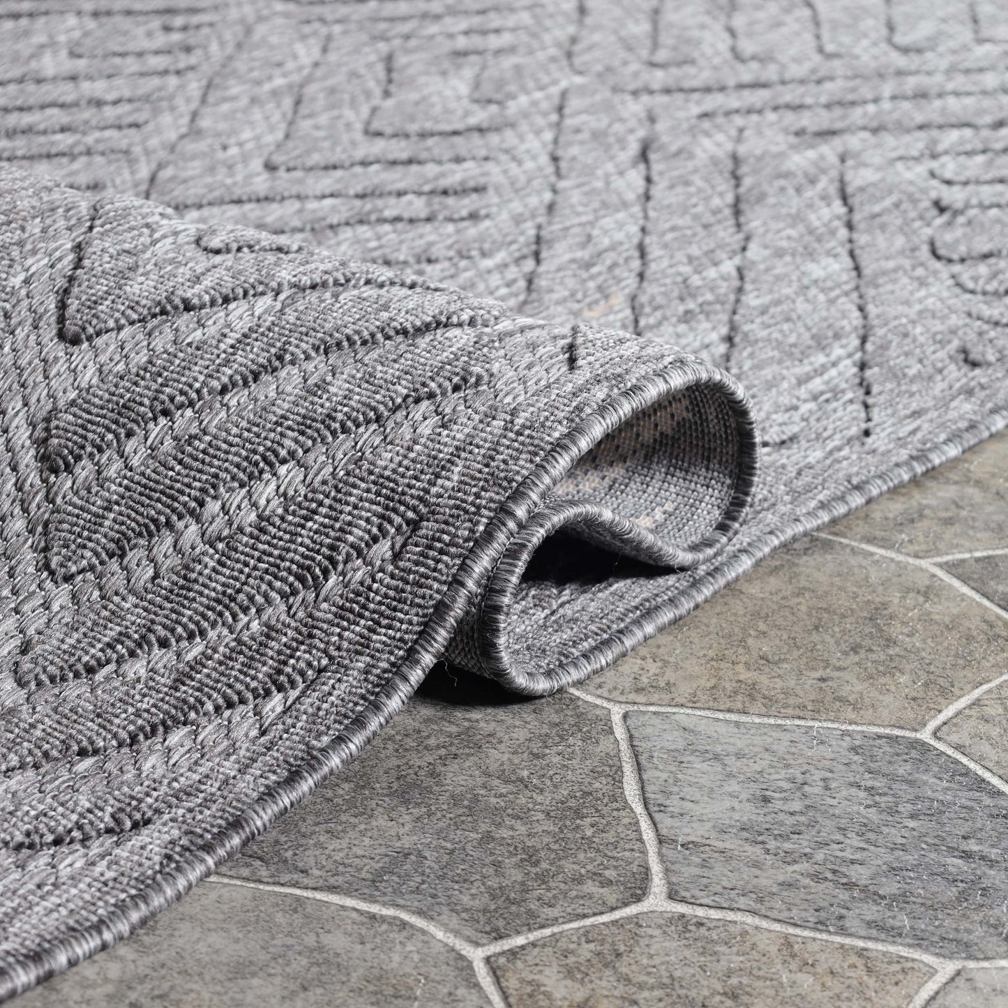 Wynn Modern Geometric Abstract Indoor/Outdoor Area Rug - Grey