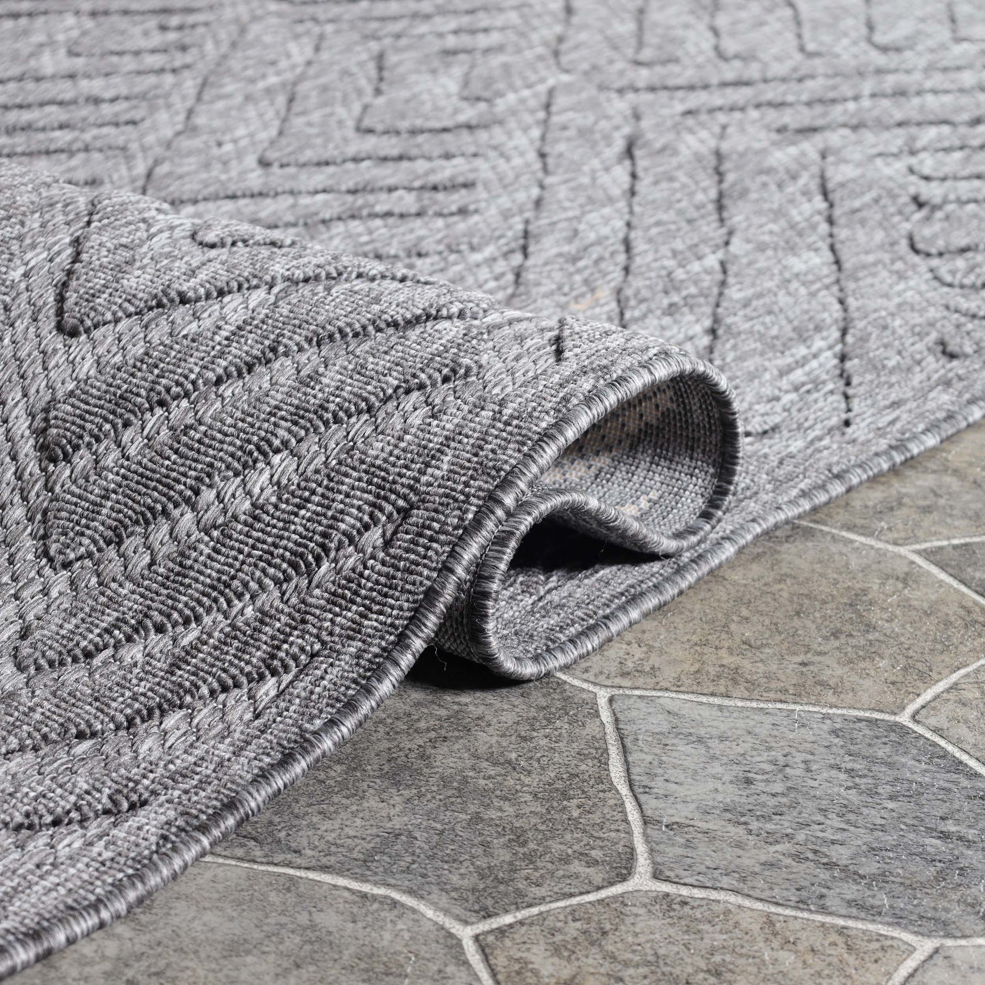 Wynn Modern Geometric Abstract Indoor/Outdoor Area Rug - Grey