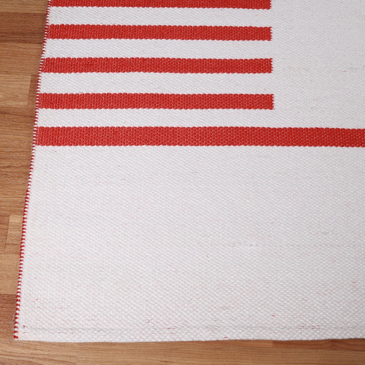 Superior Modern Line Pattern Indoor/ Outdoor Area Rug - Ivory/Red