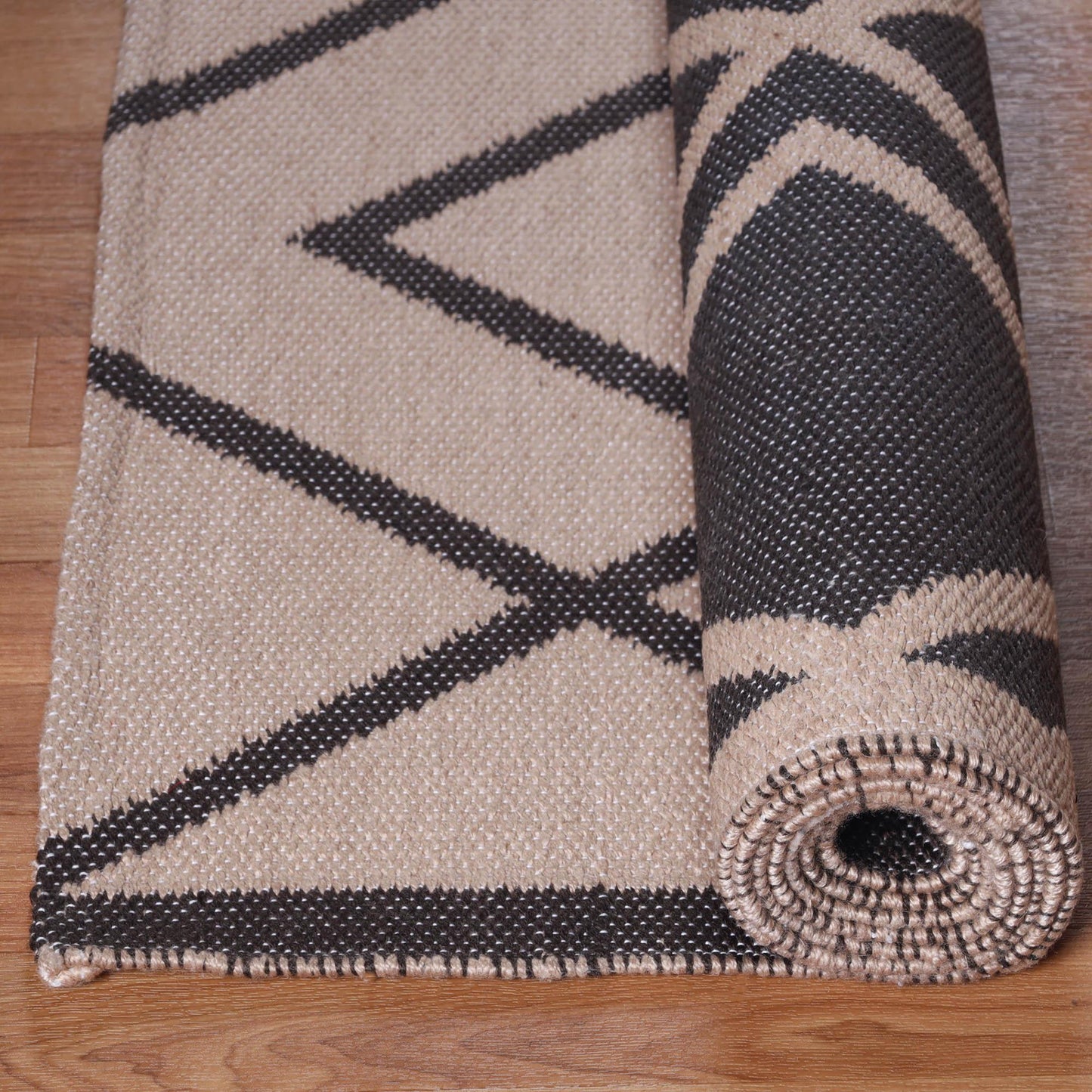  Superior Modern Diamond Lattice Indoor/ Outdoor Area Rug - Beige
