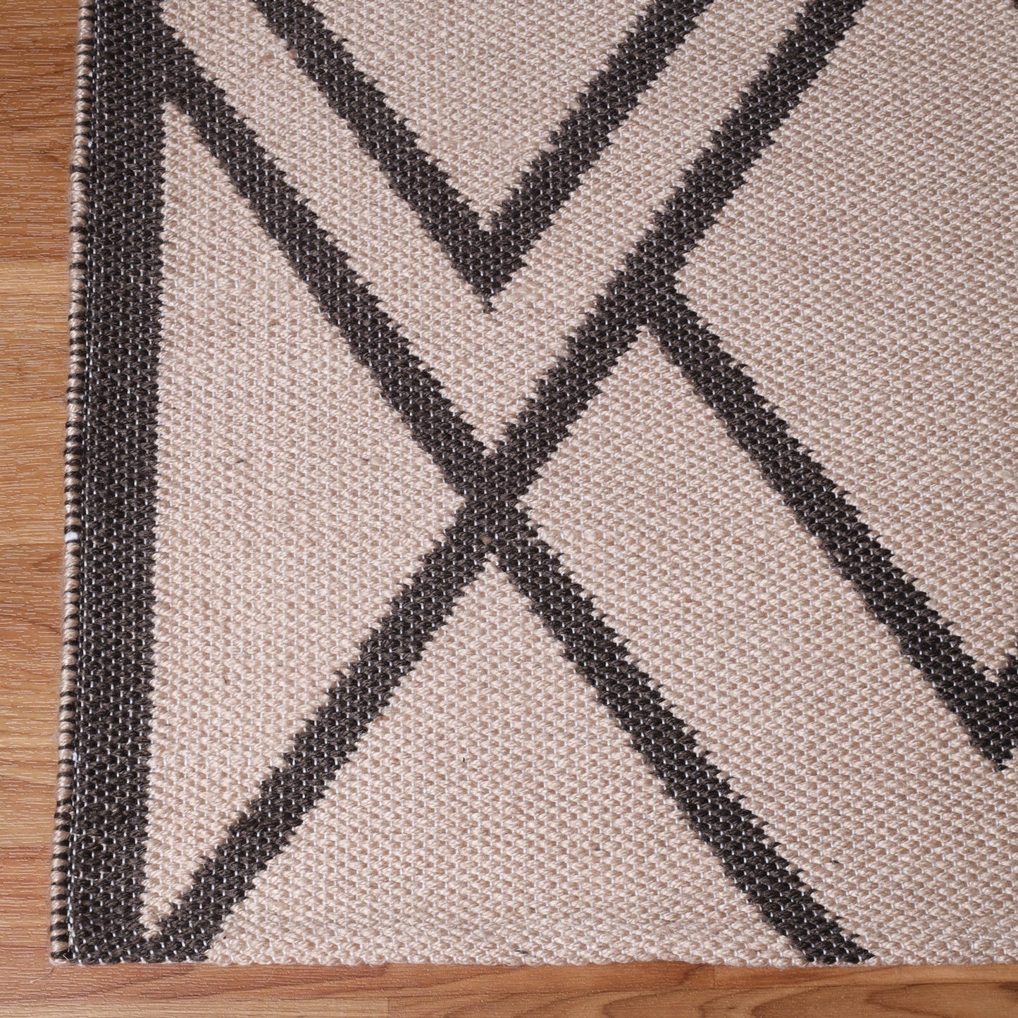  Superior Modern Diamond Lattice Indoor/ Outdoor Area Rug -  Beige