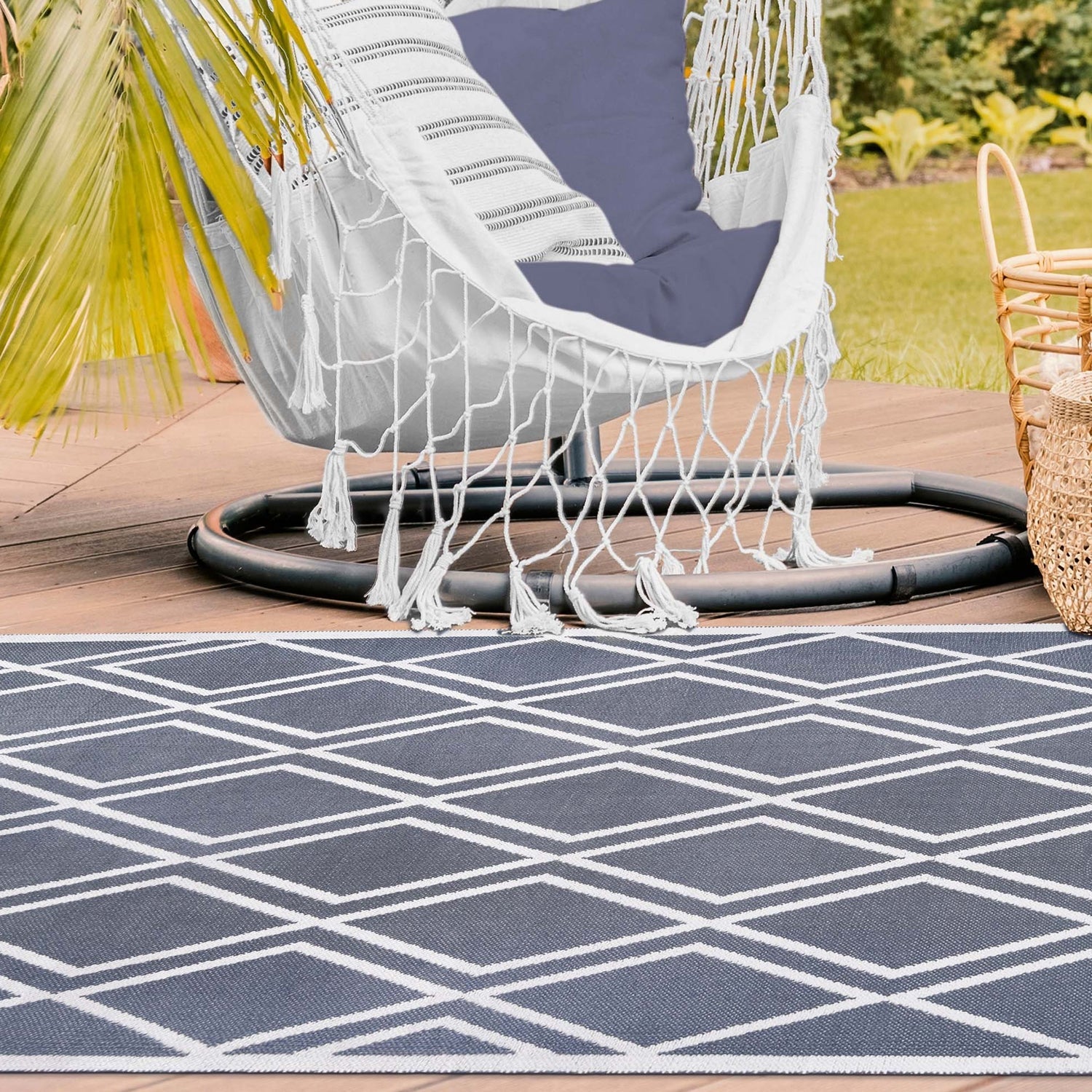 Superior Modern Diamond Lattice Indoor/ Outdoor Area Rug - Grey