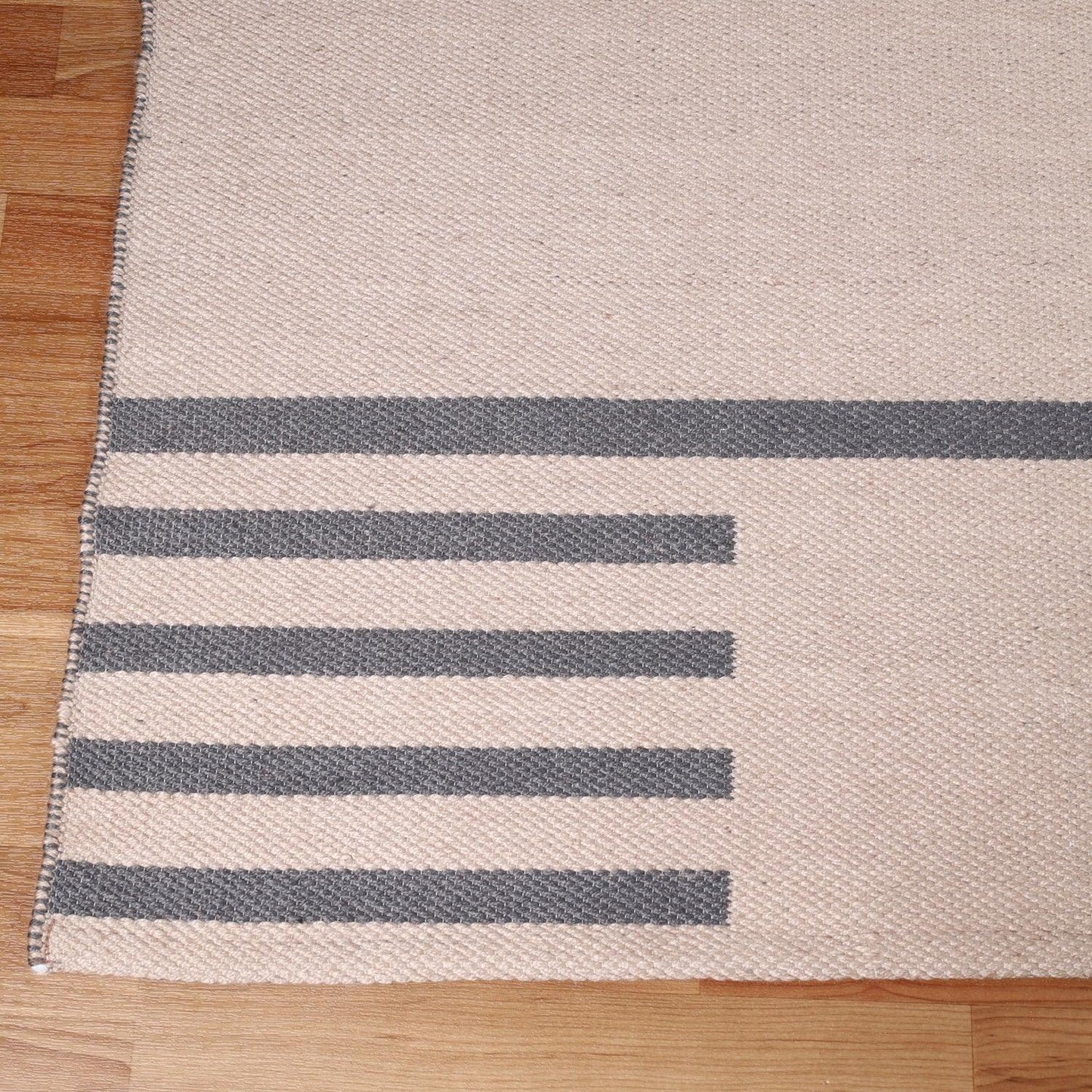  Superior Modern Line Pattern Indoor/ Outdoor Area Rug - Beige