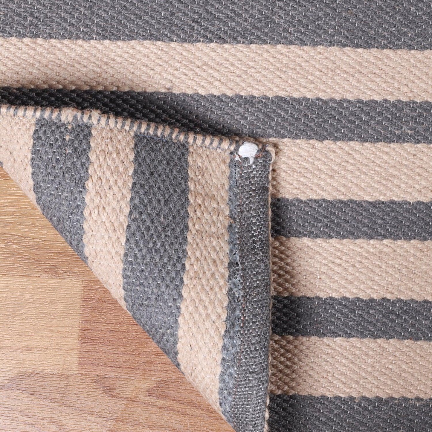  Superior Modern Line Pattern Indoor/ Outdoor Area Rug - Beige