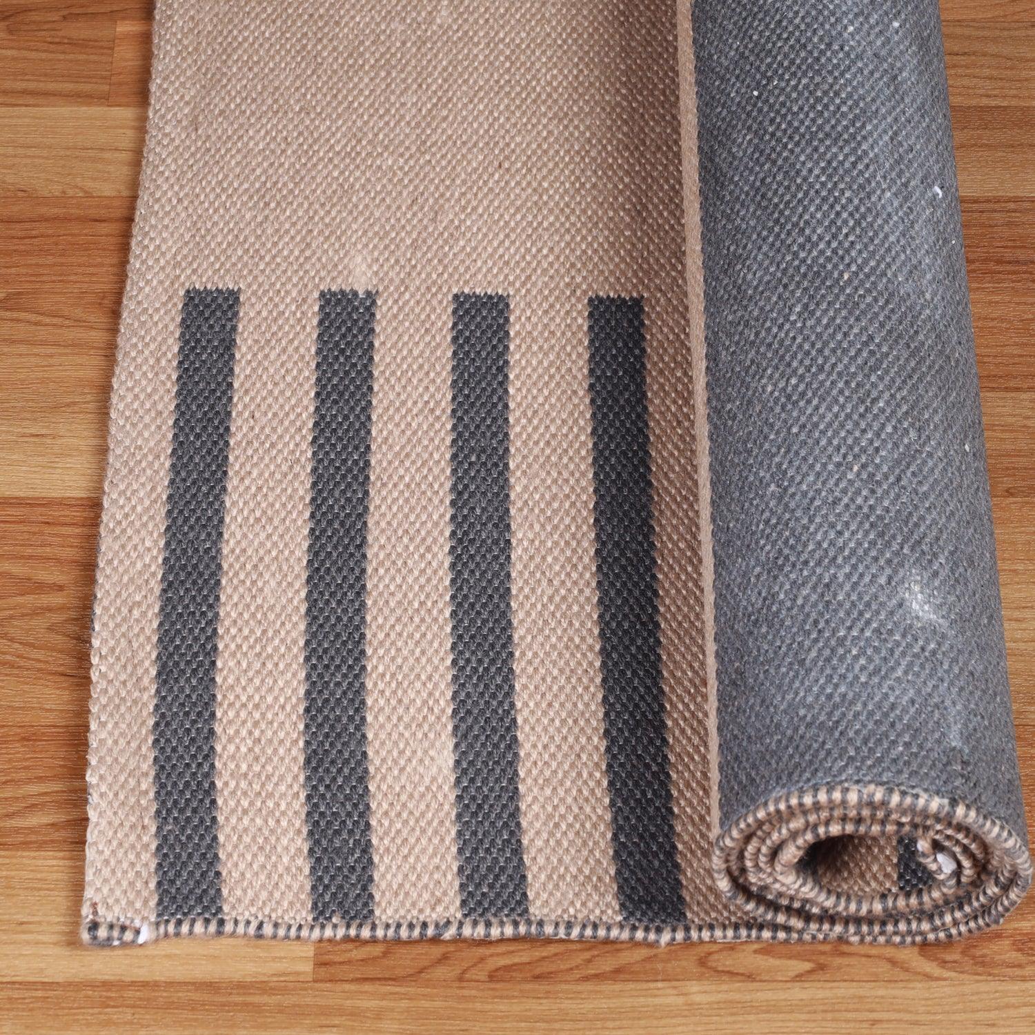  Superior Modern Line Pattern Indoor/ Outdoor Area Rug - Beige