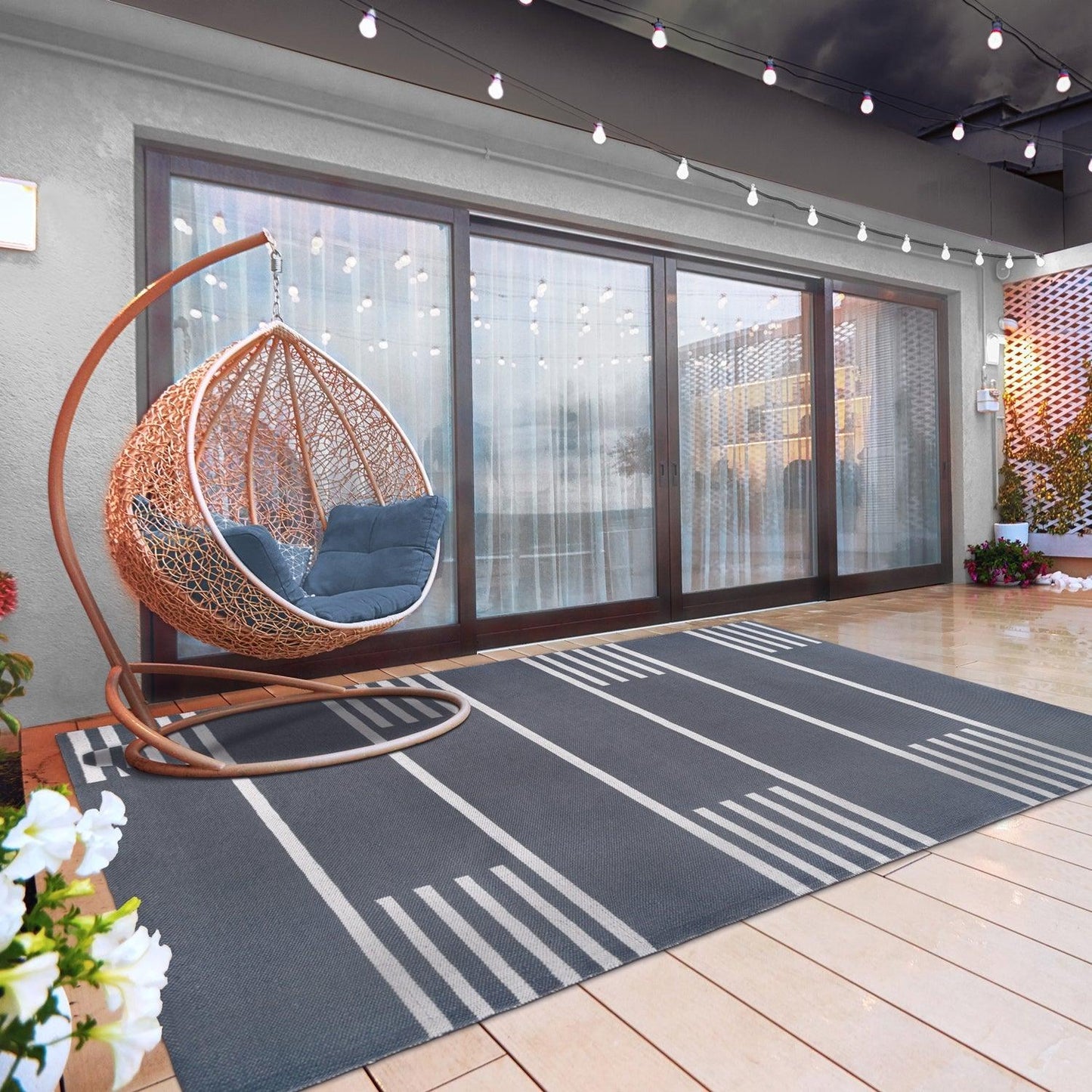  Superior Modern Line Pattern Indoor/ Outdoor Area Rug - Grey