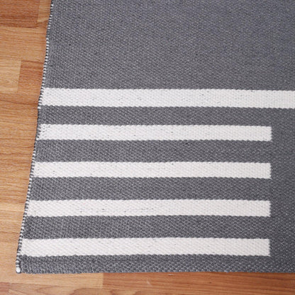  Superior Modern Line Pattern Indoor/ Outdoor Area Rug - Grey