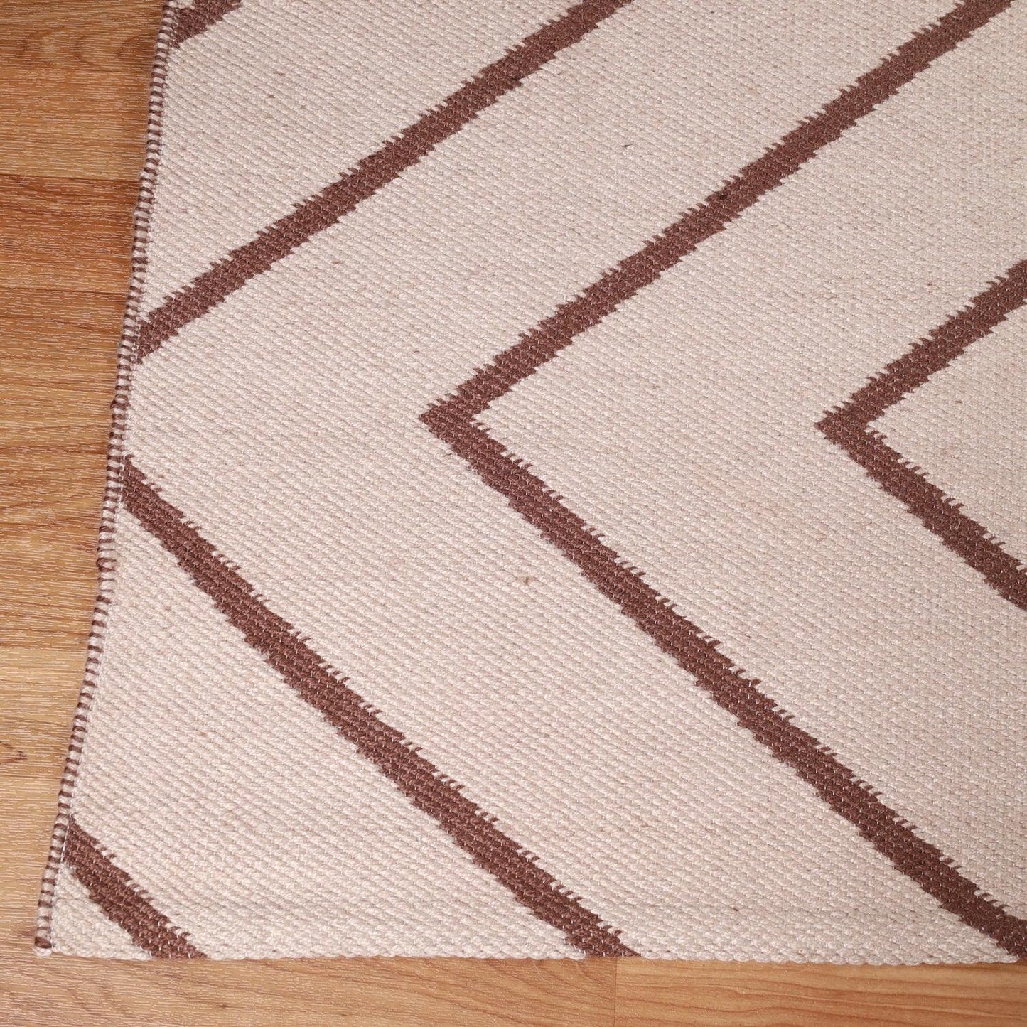 Superior Contemporary Chevron Zig-Zag Indoor Outdoor Area Rug - Beige