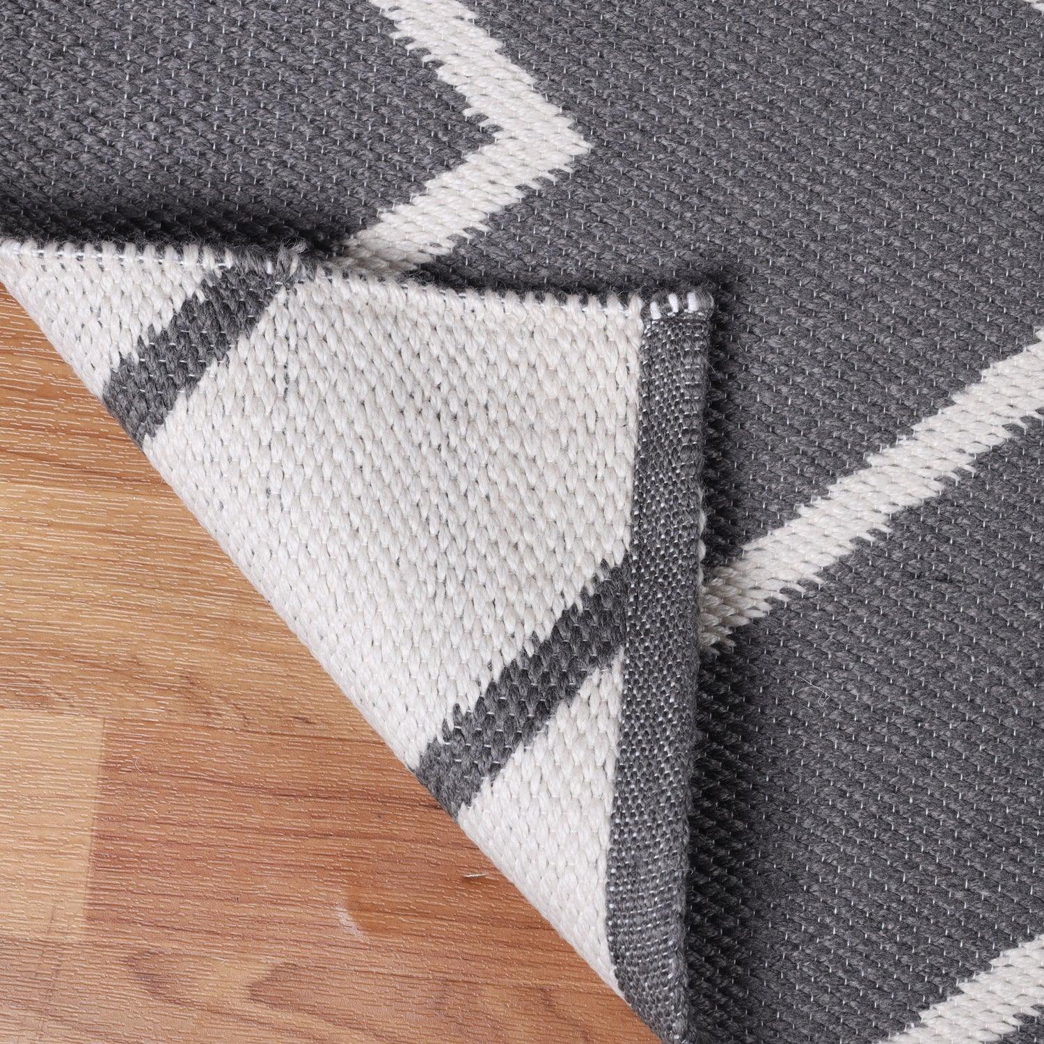Superior Contemporary Chevron Zig-Zag Indoor Outdoor Area Rug - Grey