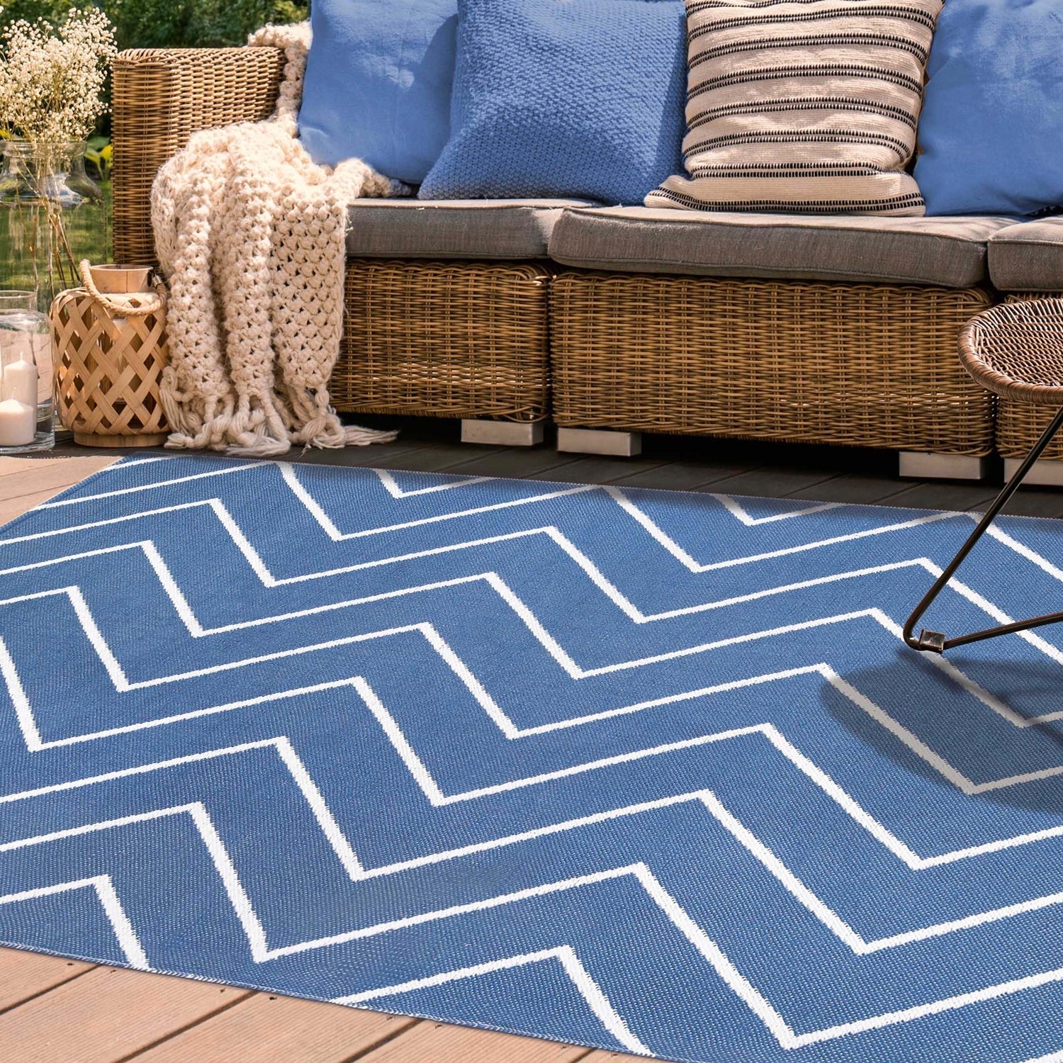 Superior Contemporary Chevron Zig-Zag Indoor Outdoor Area Rug - Navy Blue