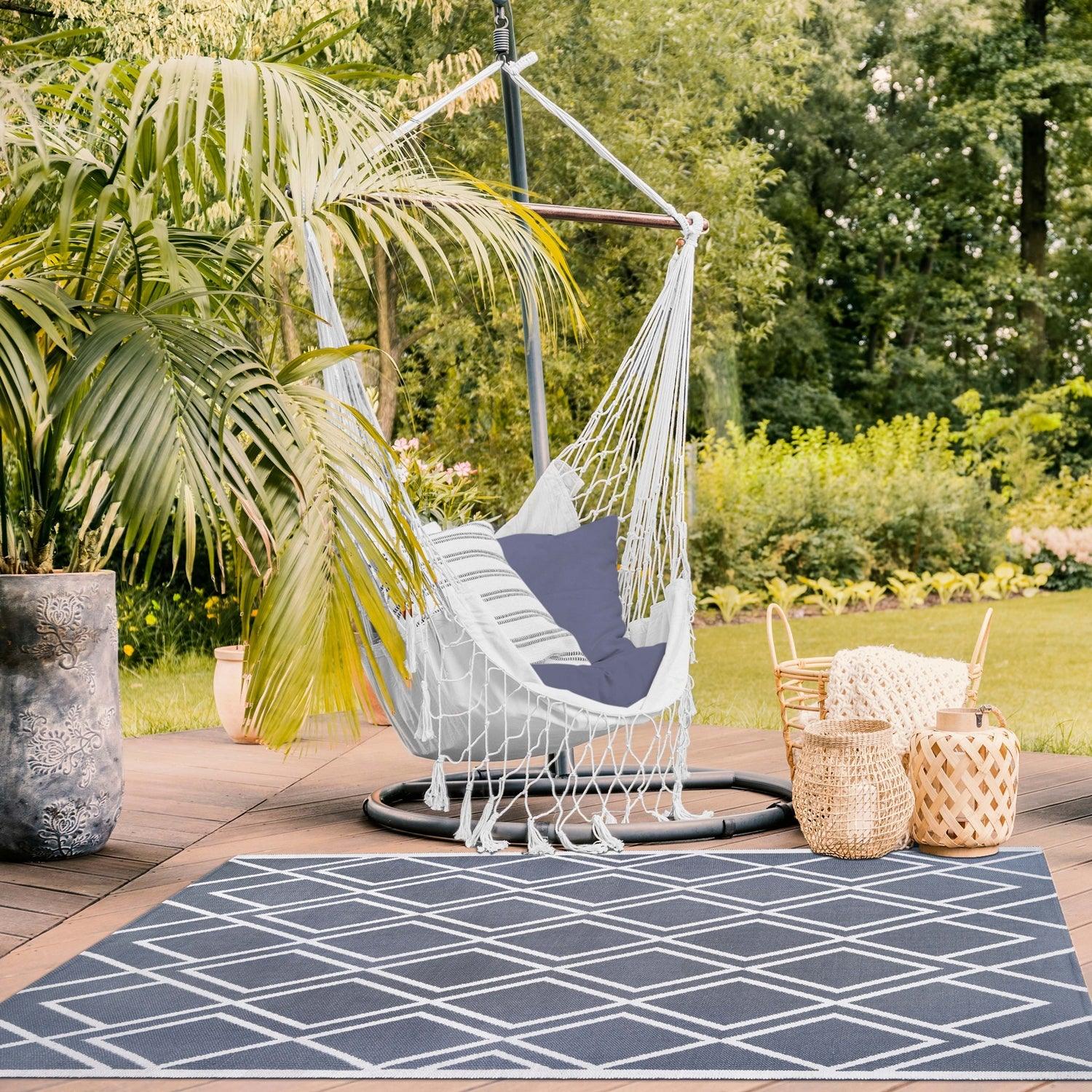  Superior Modern Diamond Lattice Indoor/ Outdoor Area Rug - Grey