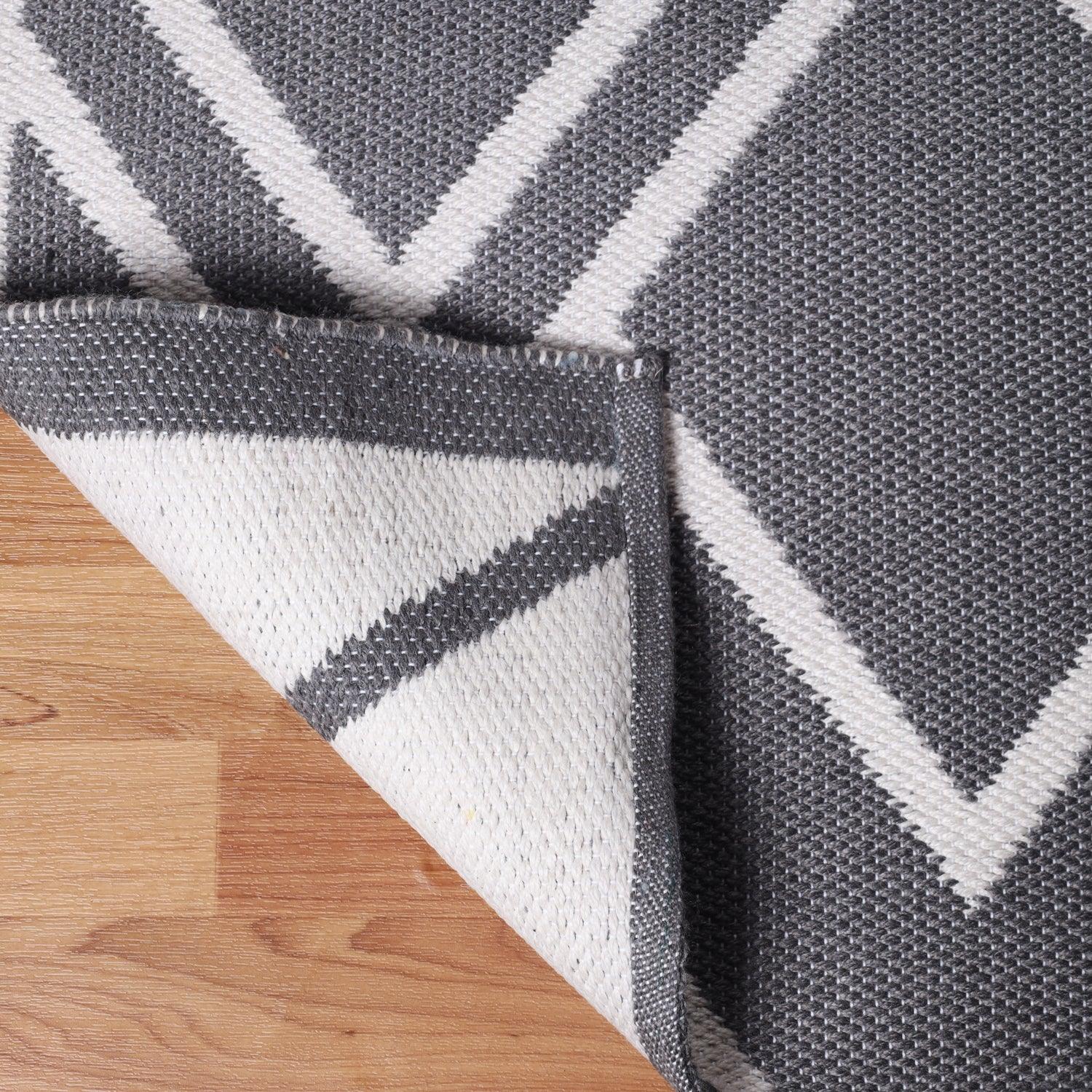  Superior Modern Diamond Lattice Indoor/ Outdoor Area Rug - Grey