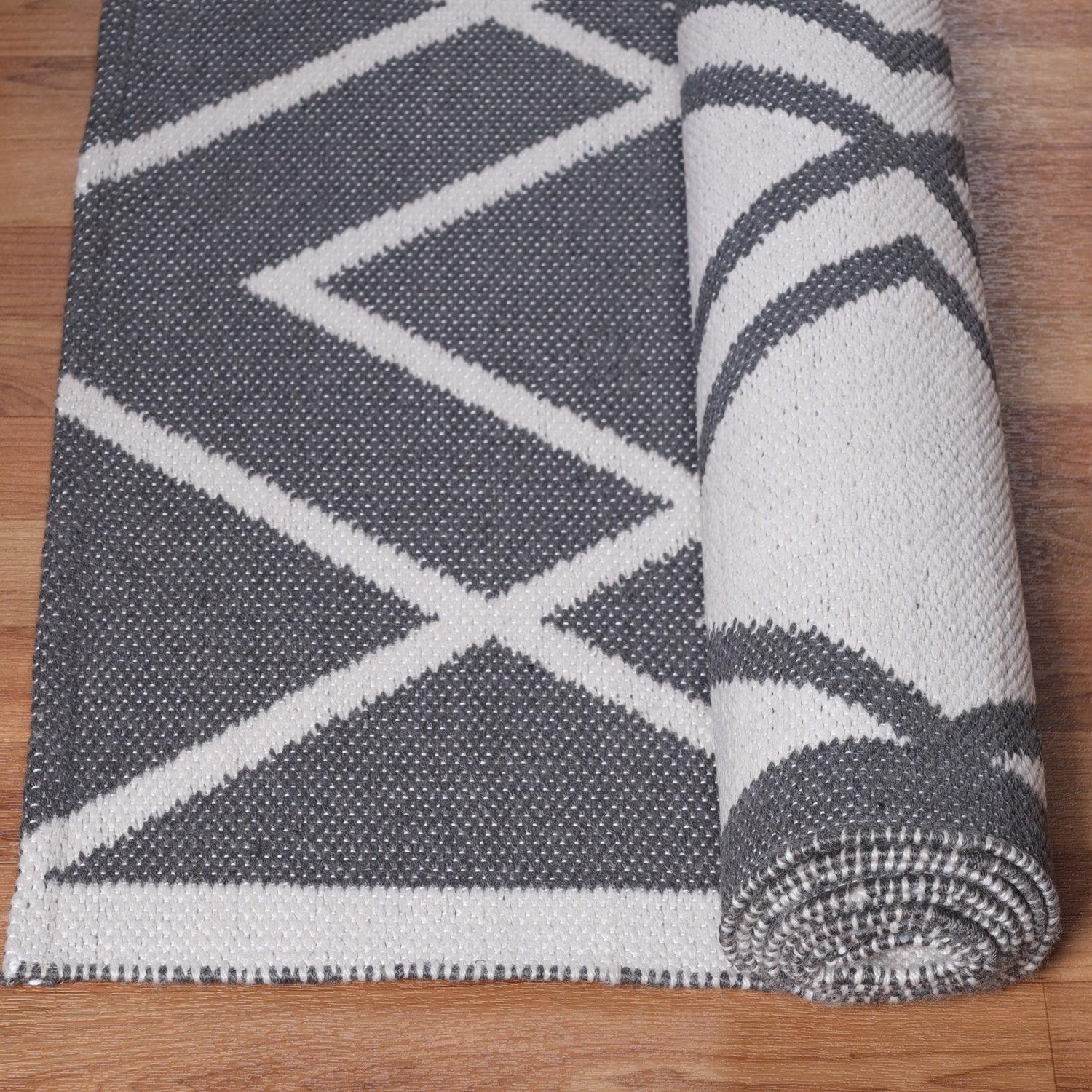  Superior Modern Diamond Lattice Indoor/ Outdoor Area Rug -  Grey