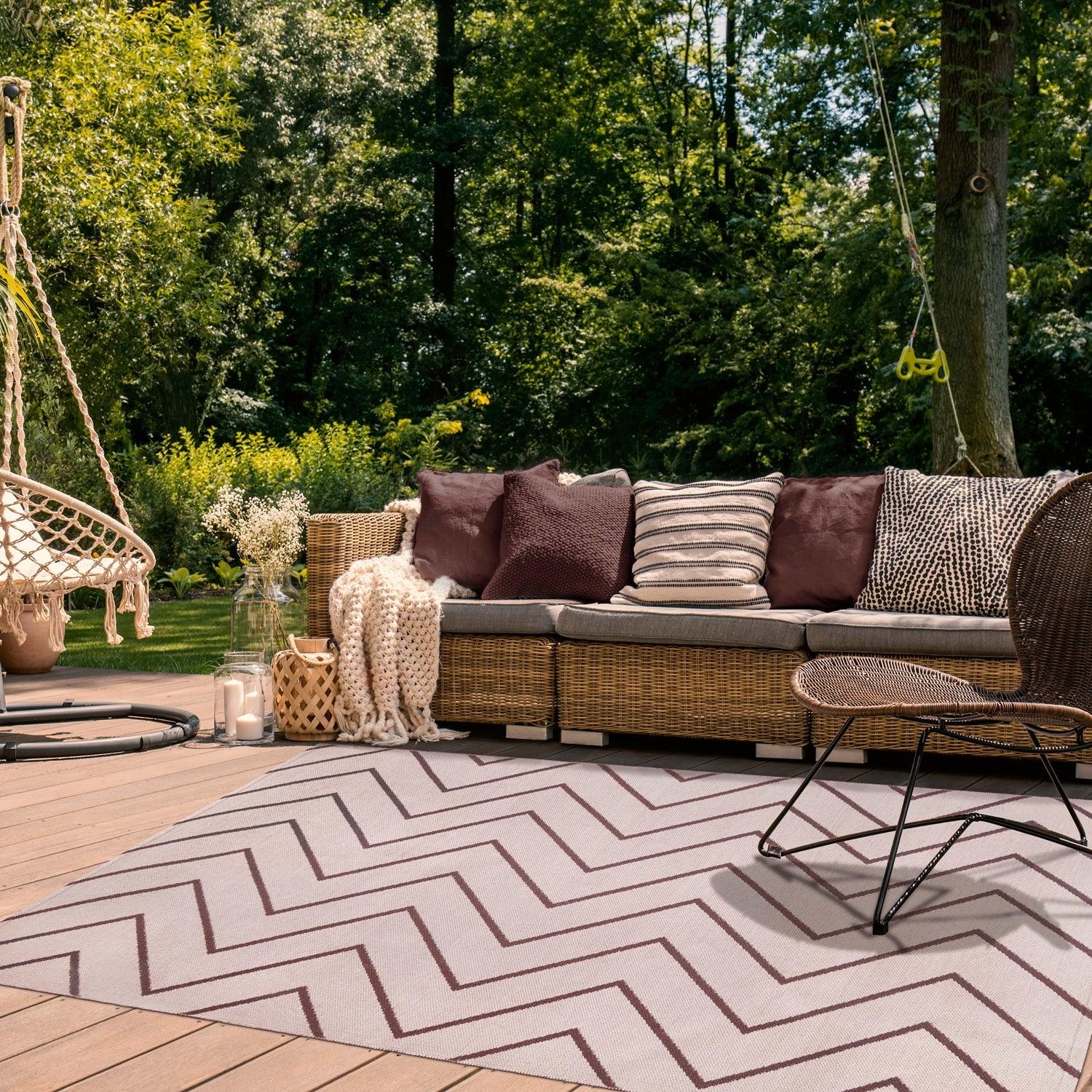 Superior Contemporary Chevron Zig-Zag Indoor Outdoor Area Rug - Beige
