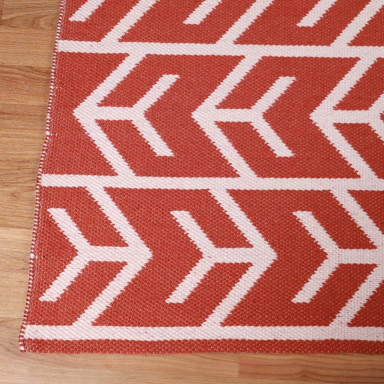 Superior Contemporary Geometric Arrow Pattern Indoor/ Outdoor Area Rug - Rust