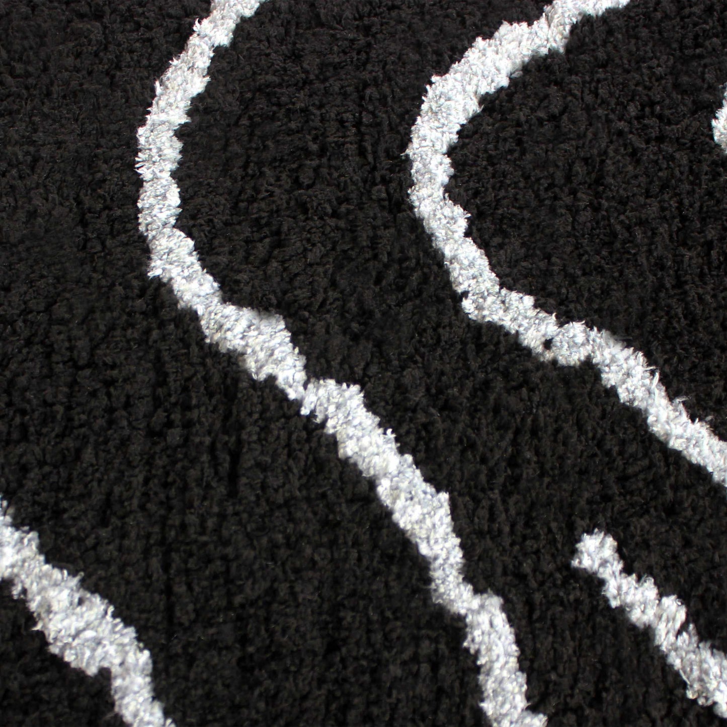 Superior Carleton Modern Handwoven Shag Area Rug - Black/Silver